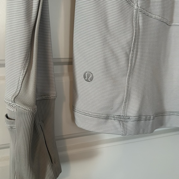 Lululemon Run Wild 1/2 Zip Pullover 6 Stripe thumb holes mock neck - Picture 8 of 9